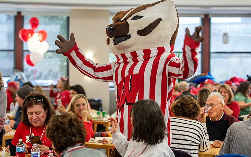 Bucky Badger mingling with alumni