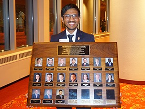 Hridoy Das (MBA '20) accepting Kelly Ketchum award