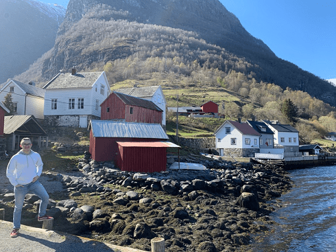 water front homes in Undredal