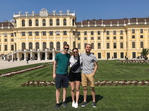 friends on a greenspace in Vienna