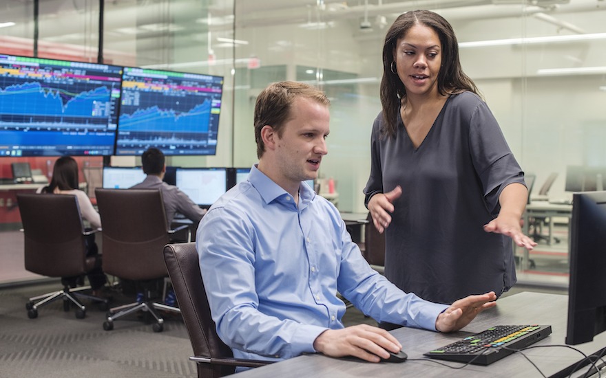 MBA students in finance and analytics lab