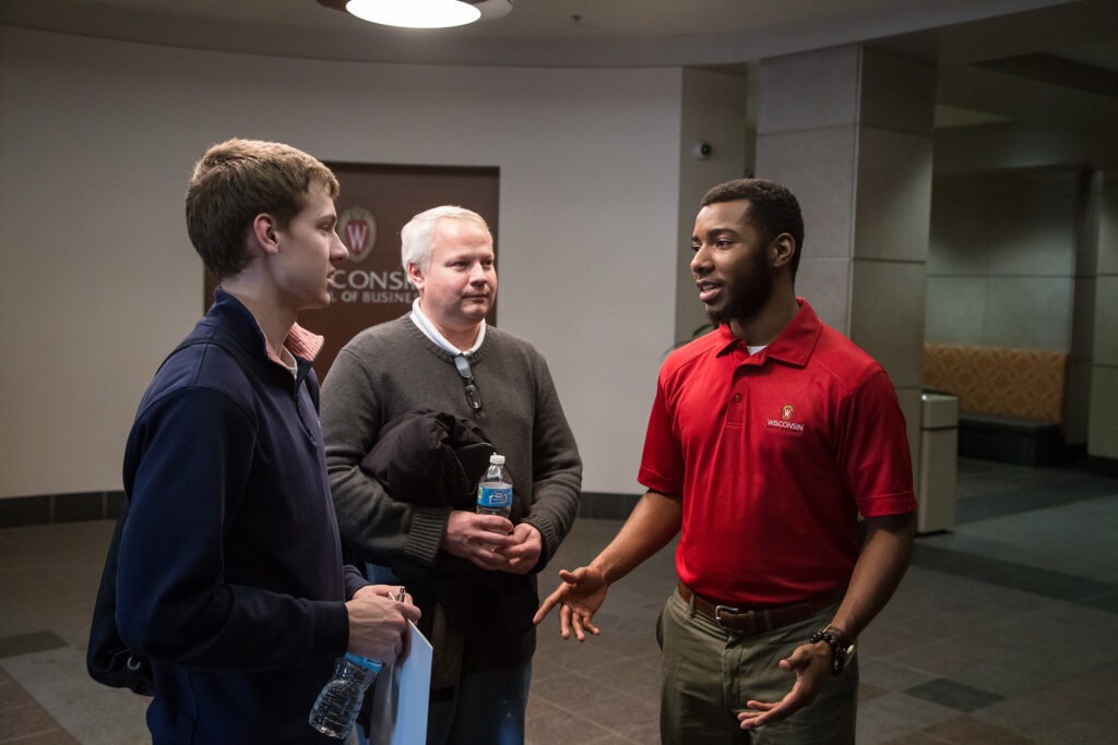 Student ambassador giving a prospective student a tour