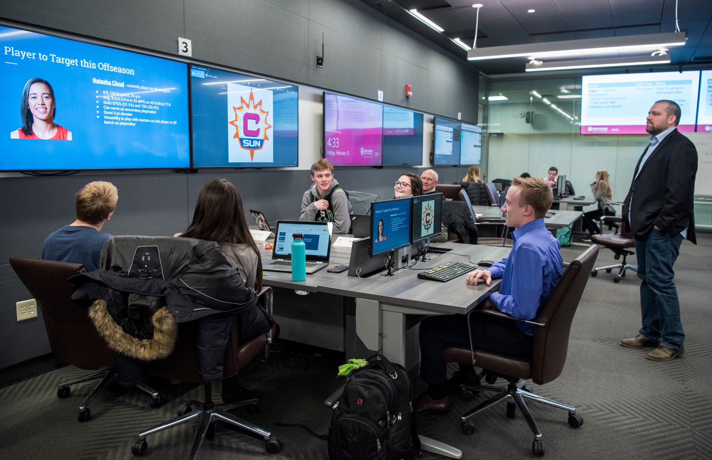 Students attending an analytics class