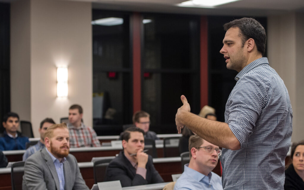 Professor Fabio Gaertner teaches an accounting class