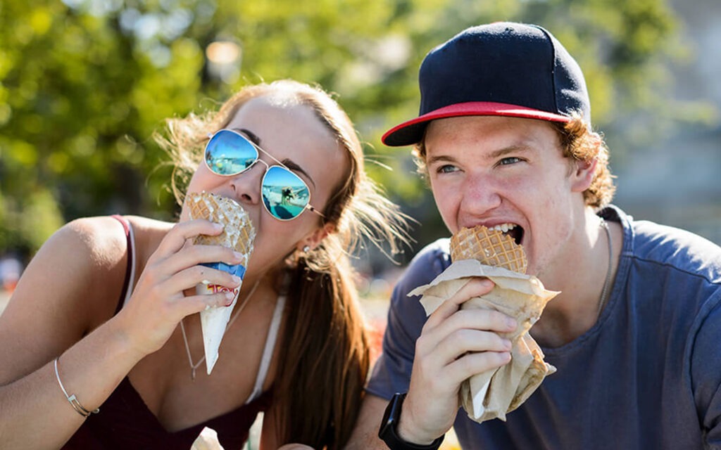 Students eating Babcock Ice Cream