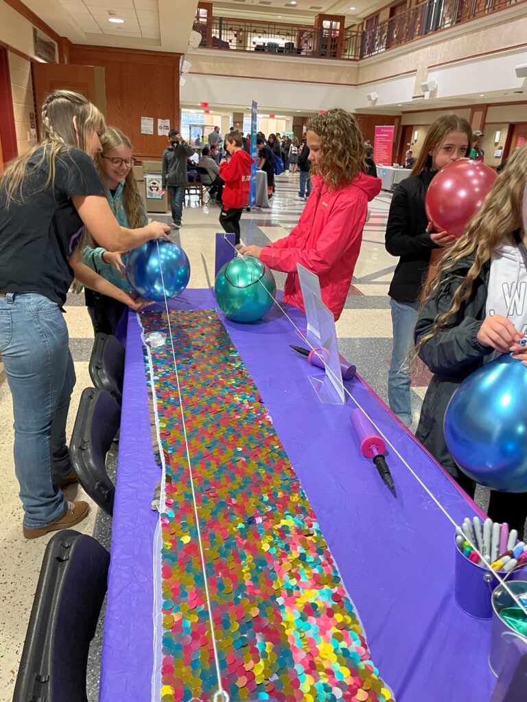 Stellar Tech Girls at the UW Engineering Expo