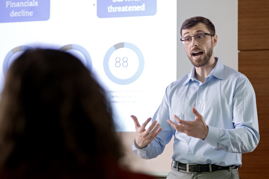 Jirs Meuris teaching to students