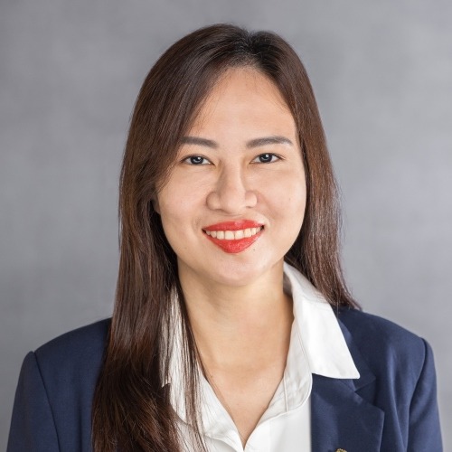 Linh Ngo headshot