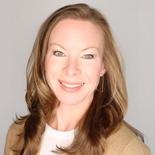 Betsy Lundgren headshot