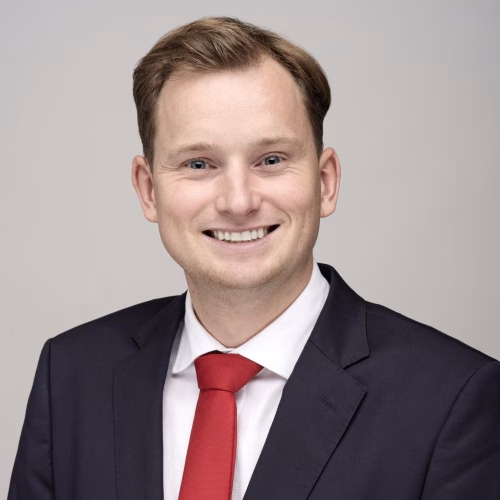 Christian Peters headshot.