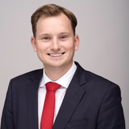 Christian Peters headshot