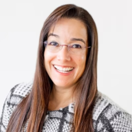 Laura Strong headshot.