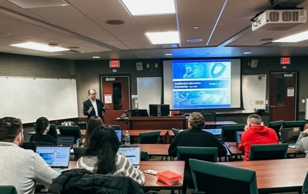Jeff Kelly Presents to MBA finance students