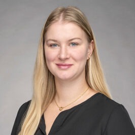 Anya Makarova headshot.