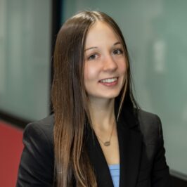 Megan Mayhew headshot.